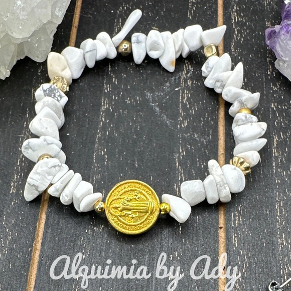 Saint Benedict Howlite beaded handmade bracelet - Picture 1 of 5